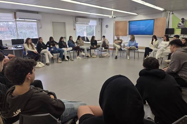 שיח על דמוקרטיה בעמק המערבי