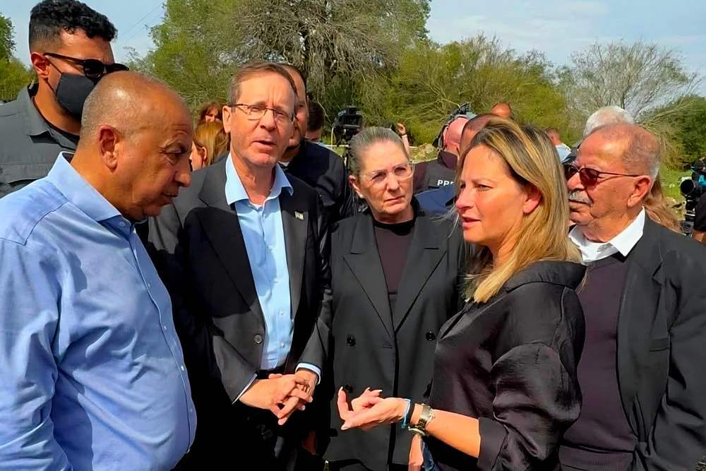 בזירת הנפילה בזרזיר