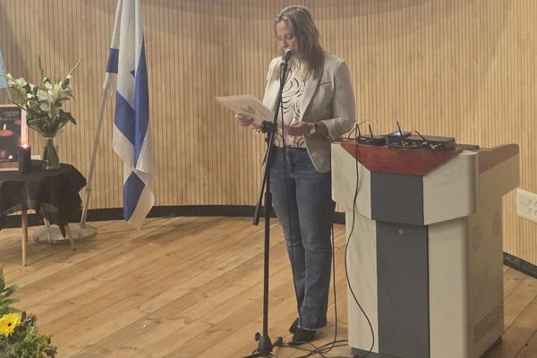 ראשת המועצה בטקס יום השואה לעובדי המועצה