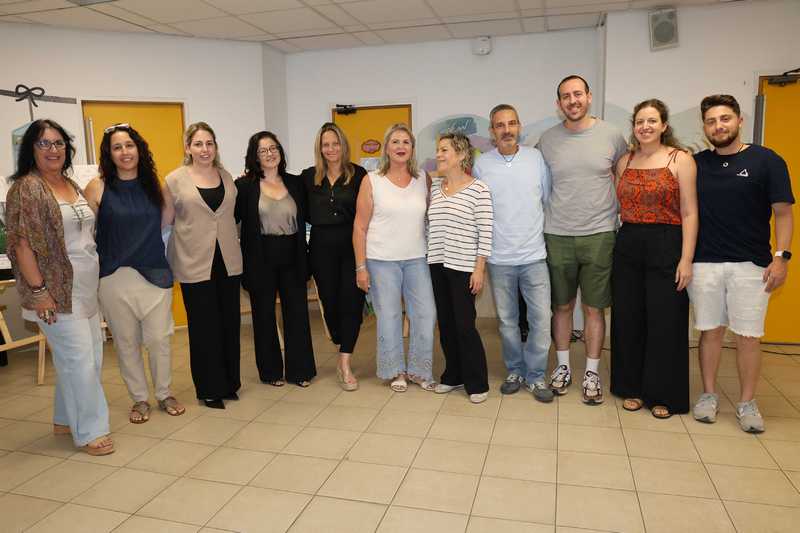 משפחתה של דניאל וולדמן בתערוכה לזכרה
