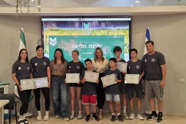 הוקרה למצטיינים בסיף במליאת המועצה